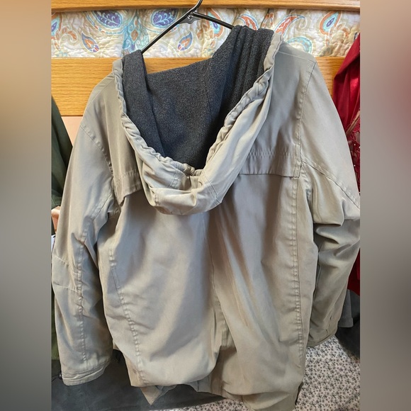 Basic Editions jacket - Picture 3 of 5